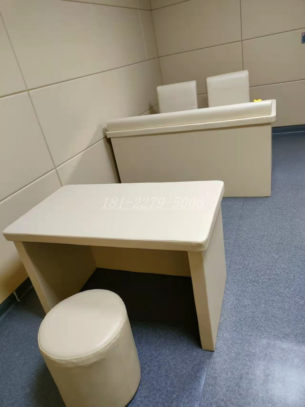 ?紀檢委談話室防撞軟包選用環(huán)保棉作為基材